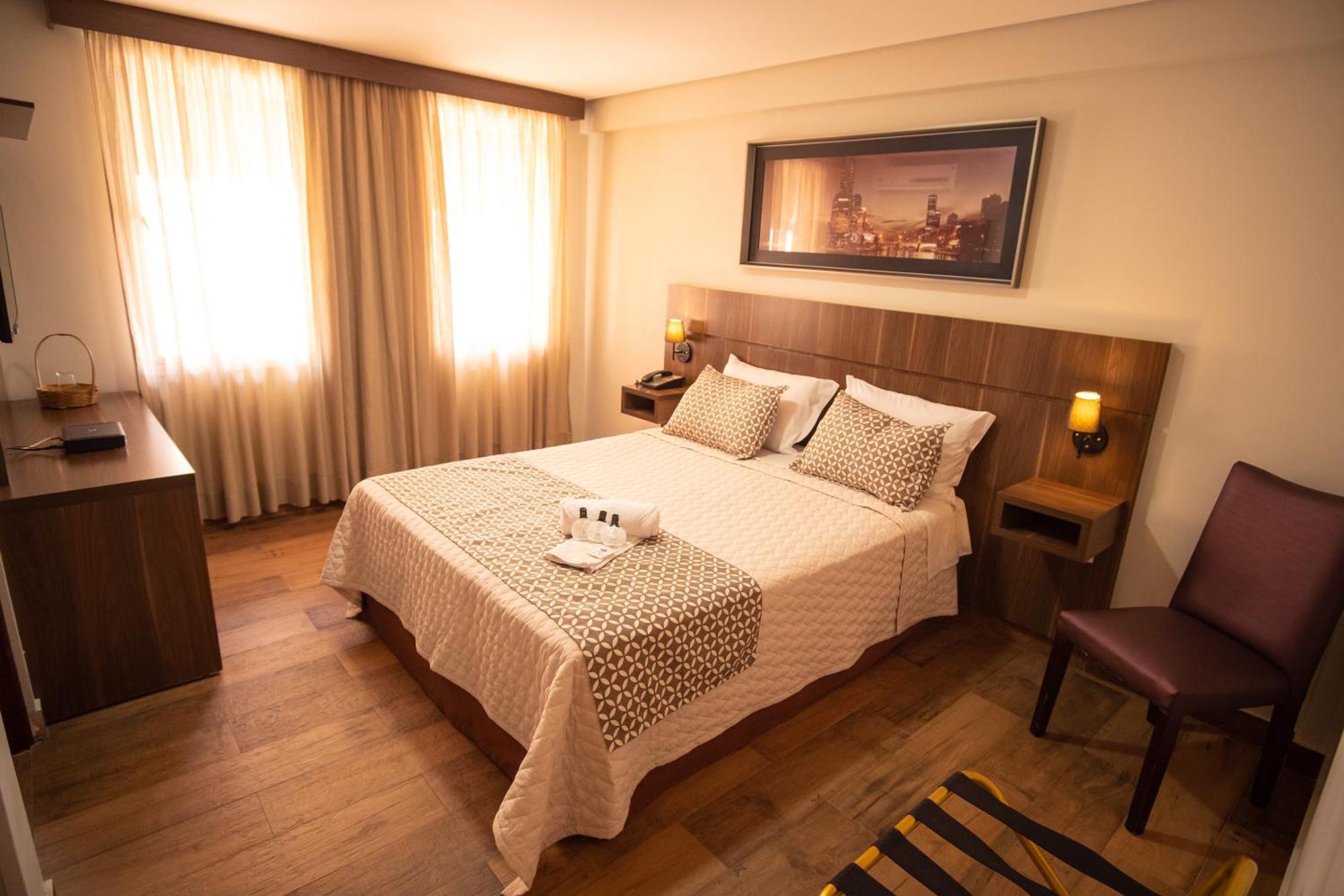 Padom Business Hotel Braganca Paulista Exterior photo