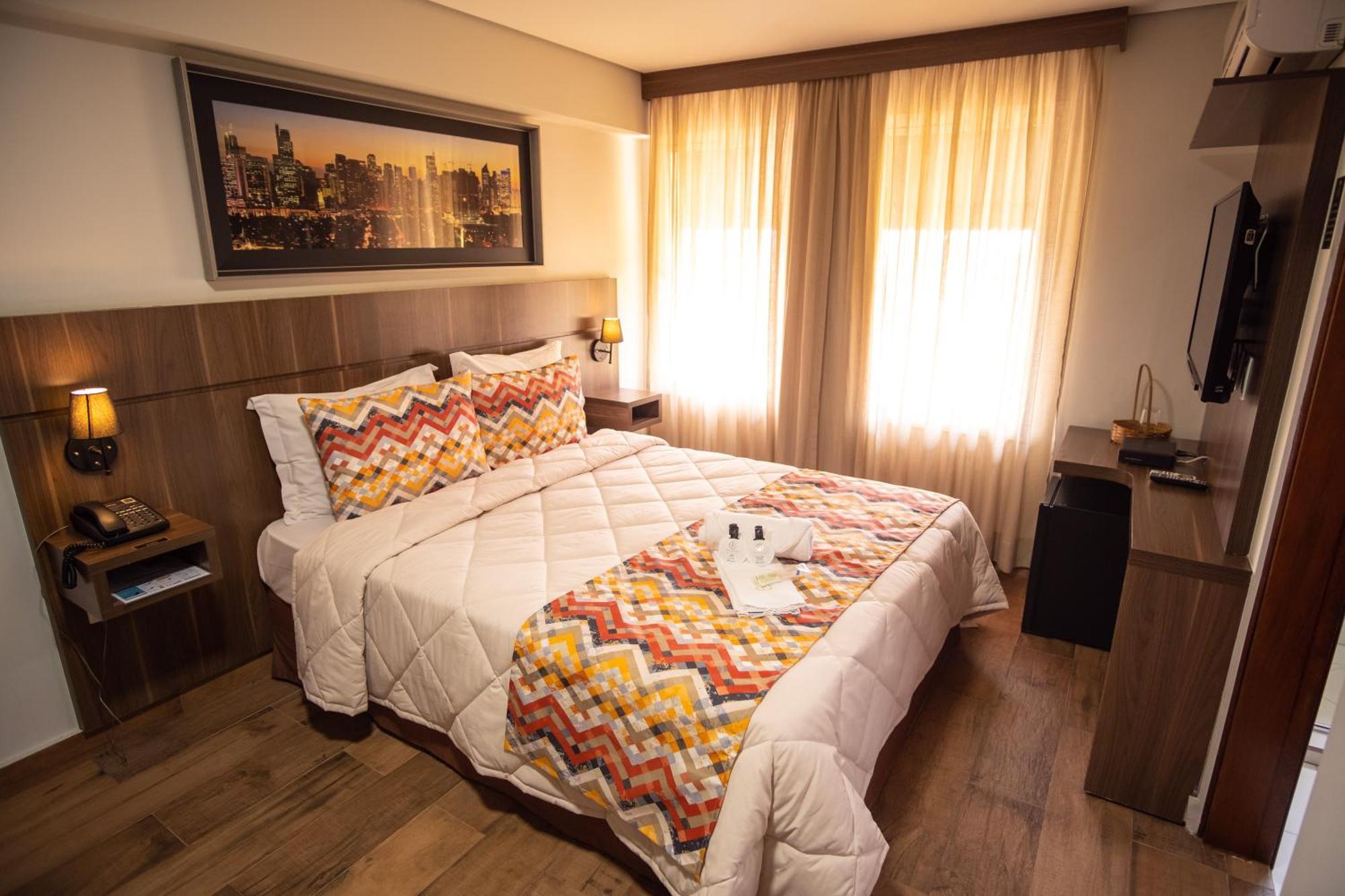 Padom Business Hotel Braganca Paulista Exterior photo