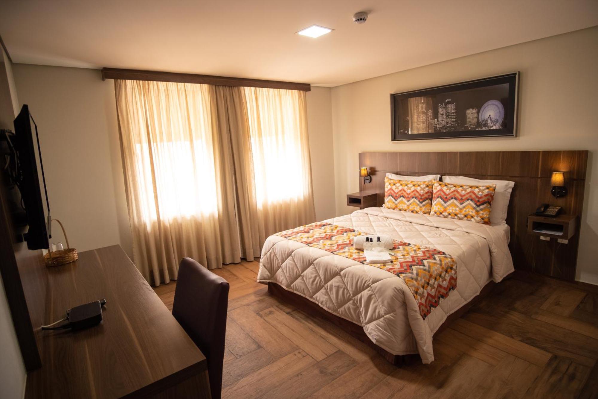 Padom Business Hotel Braganca Paulista Exterior photo