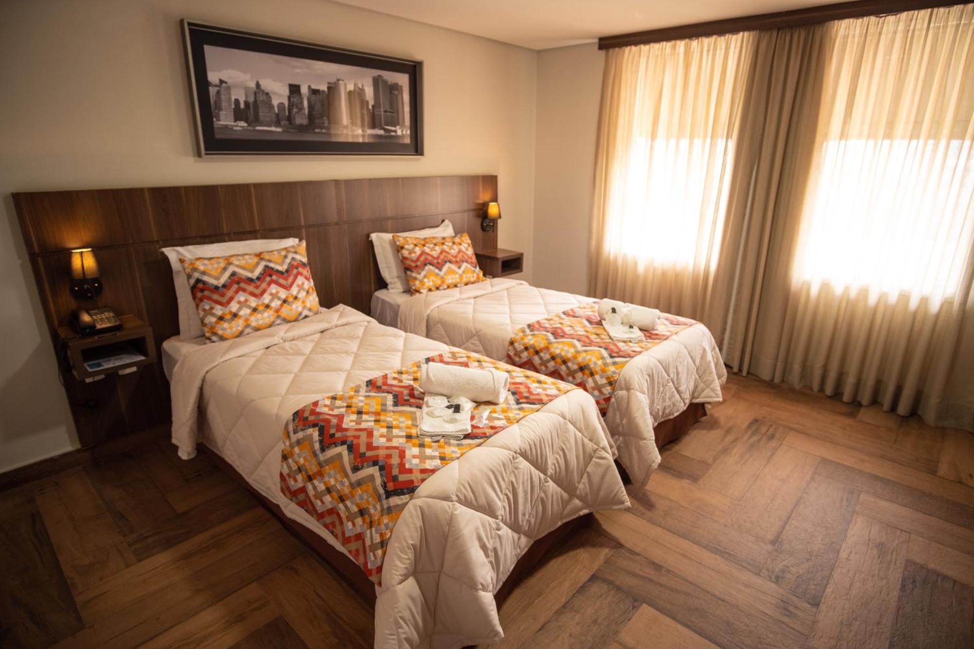 Padom Business Hotel Braganca Paulista Exterior photo